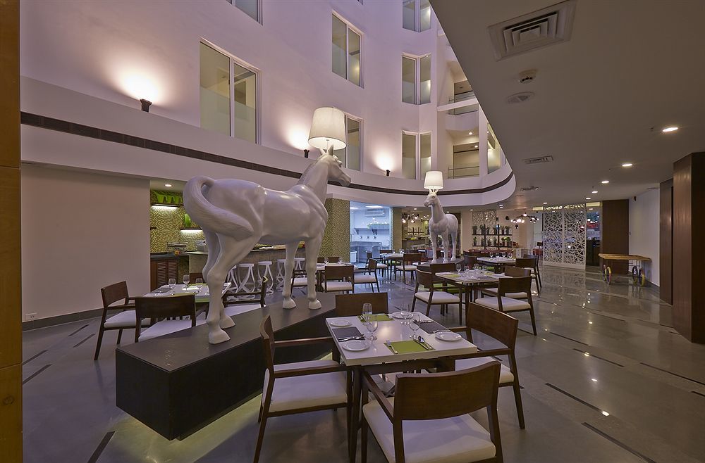 K10 Hotel Vadodara Kültér fotó