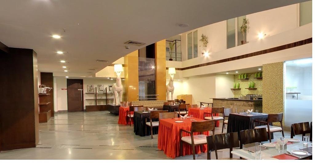 K10 Hotel Vadodara Kültér fotó