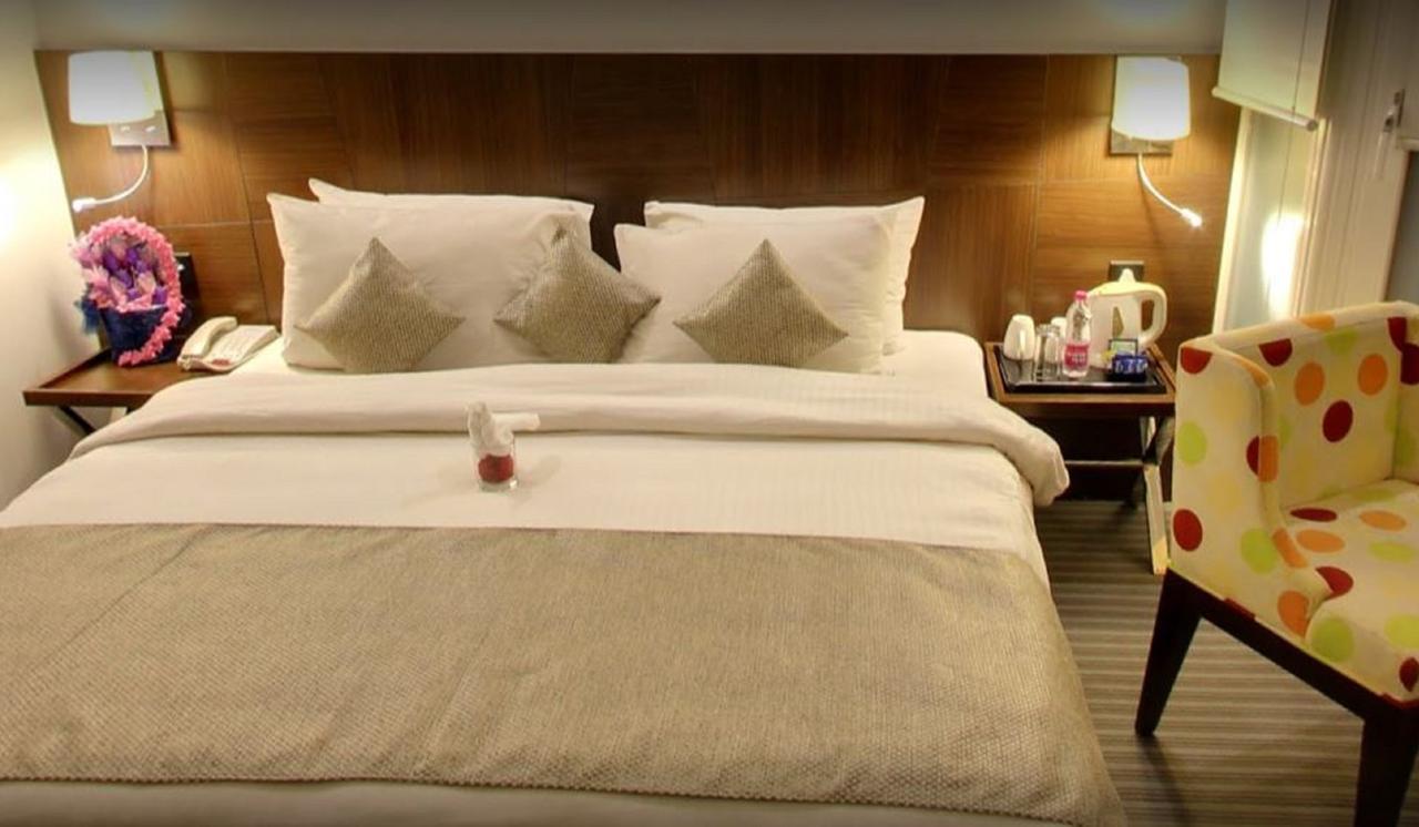 K10 Hotel Vadodara Kültér fotó