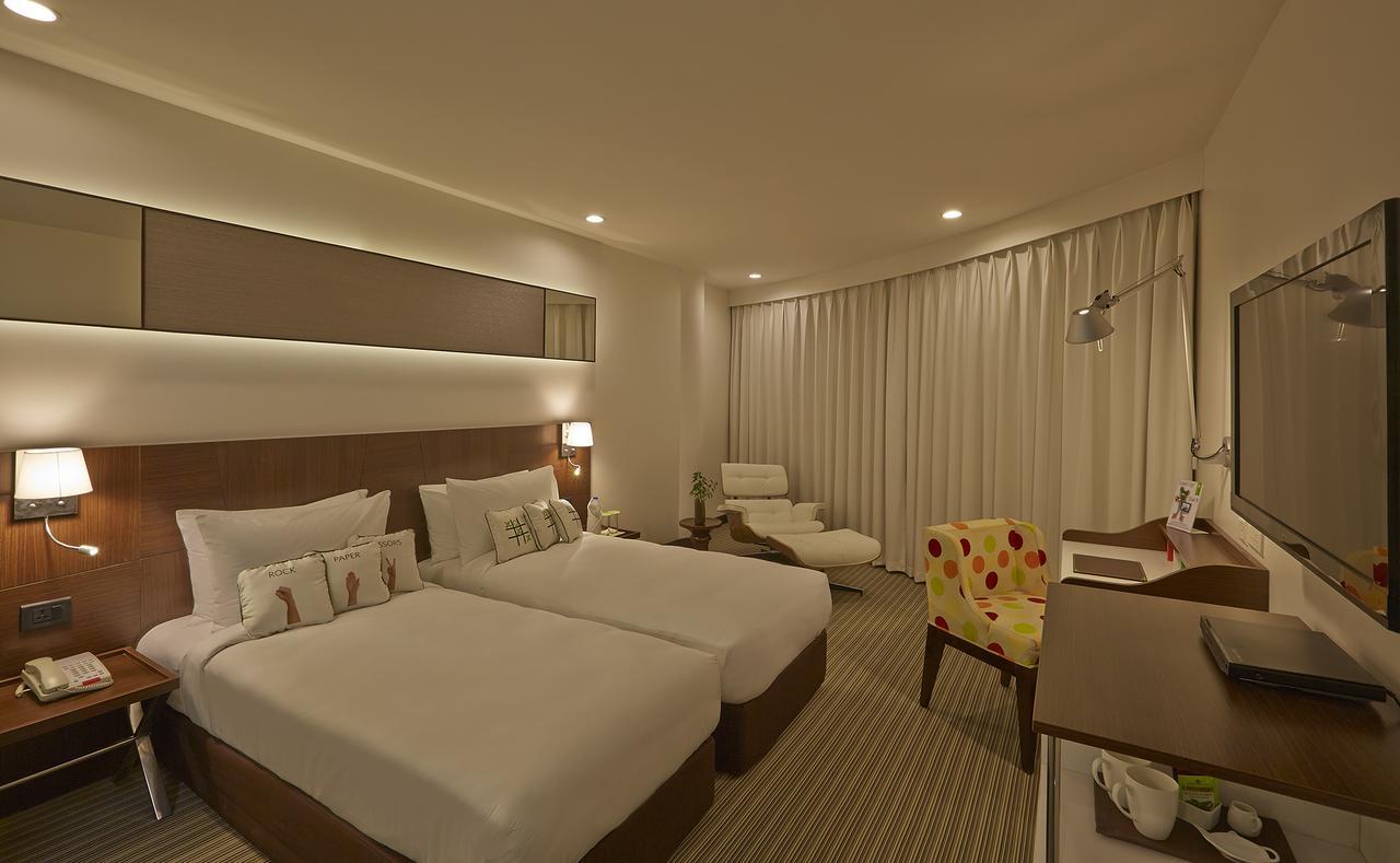 K10 Hotel Vadodara Kültér fotó